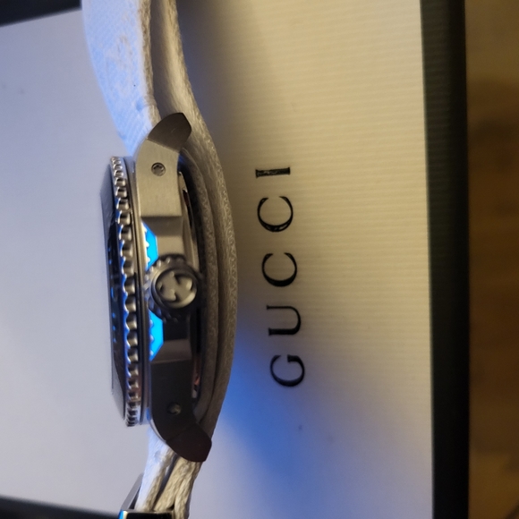 Authentic Gucci Dive Watch with Monogram Motif Band - Picture 8 of 8
